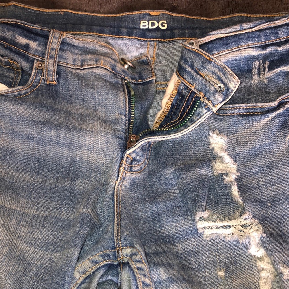 Distressed jeans - Picture 3 of 6